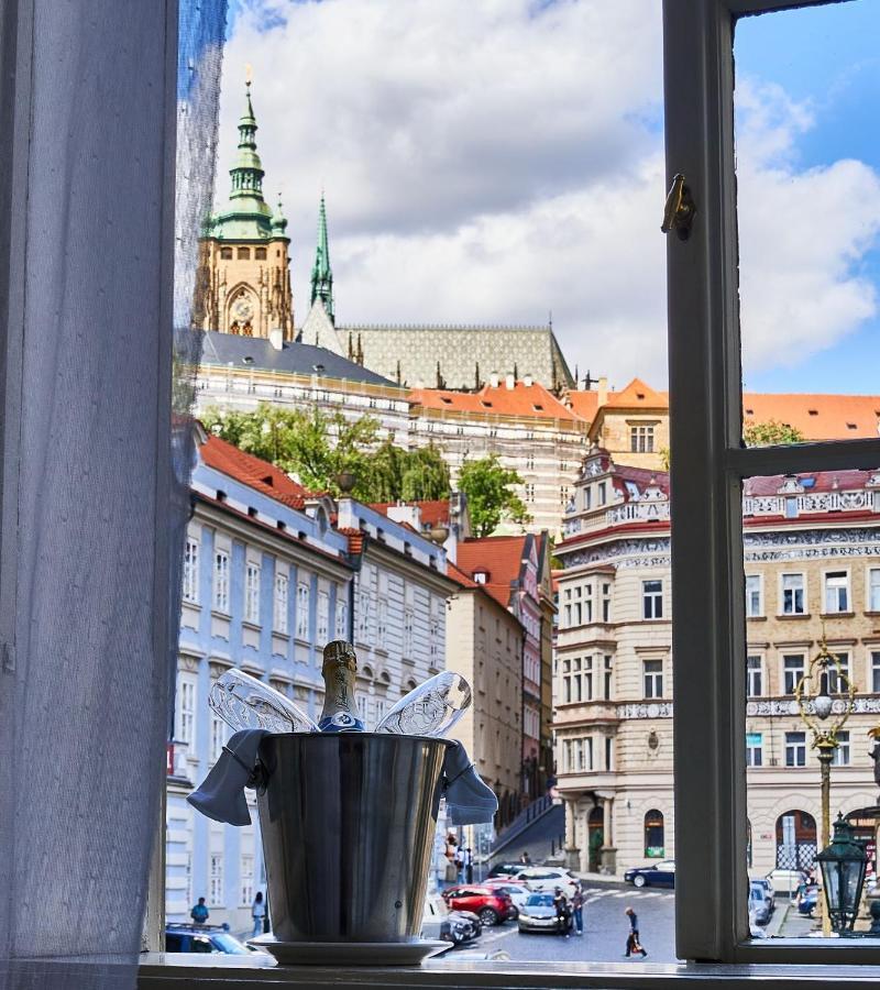 Three Golden Crowns Apartments Praga Exterior foto